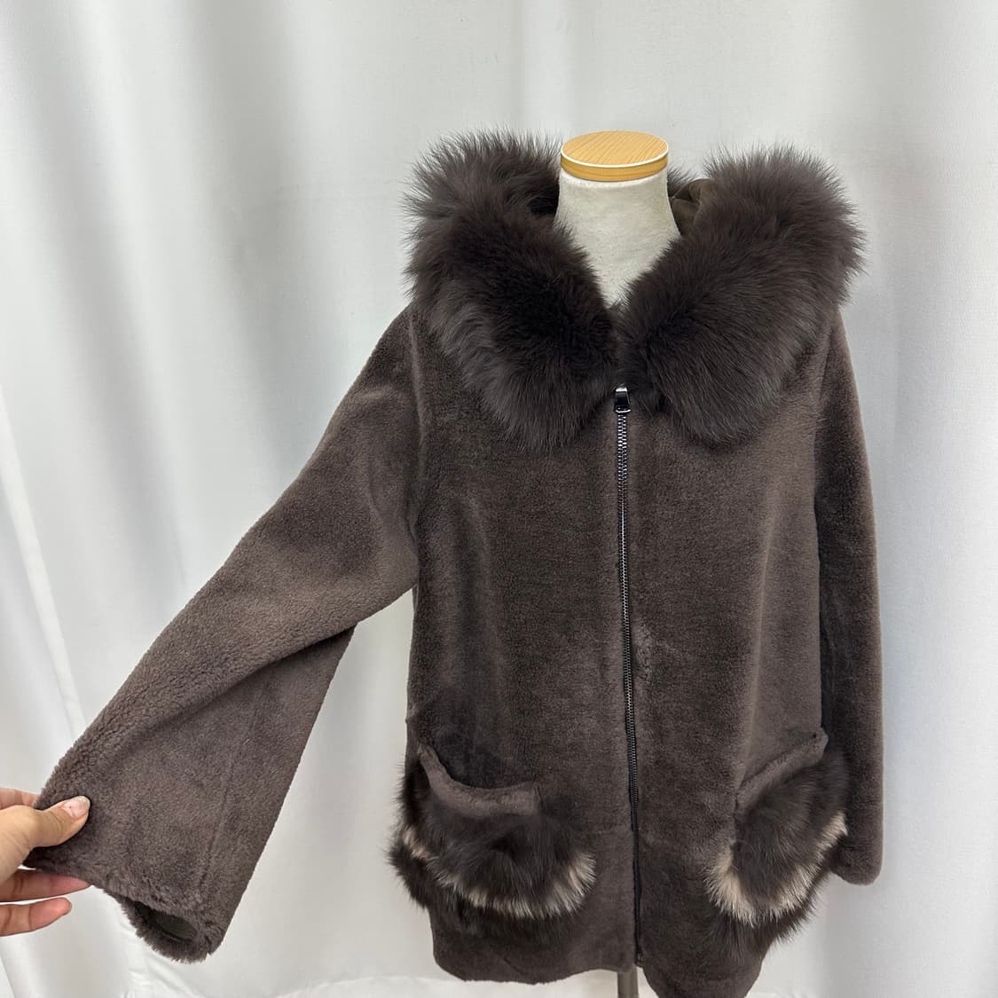 에이앤디 여자 사가퍼 천연모피 양모100% 후드자켓 66  상품이미지2