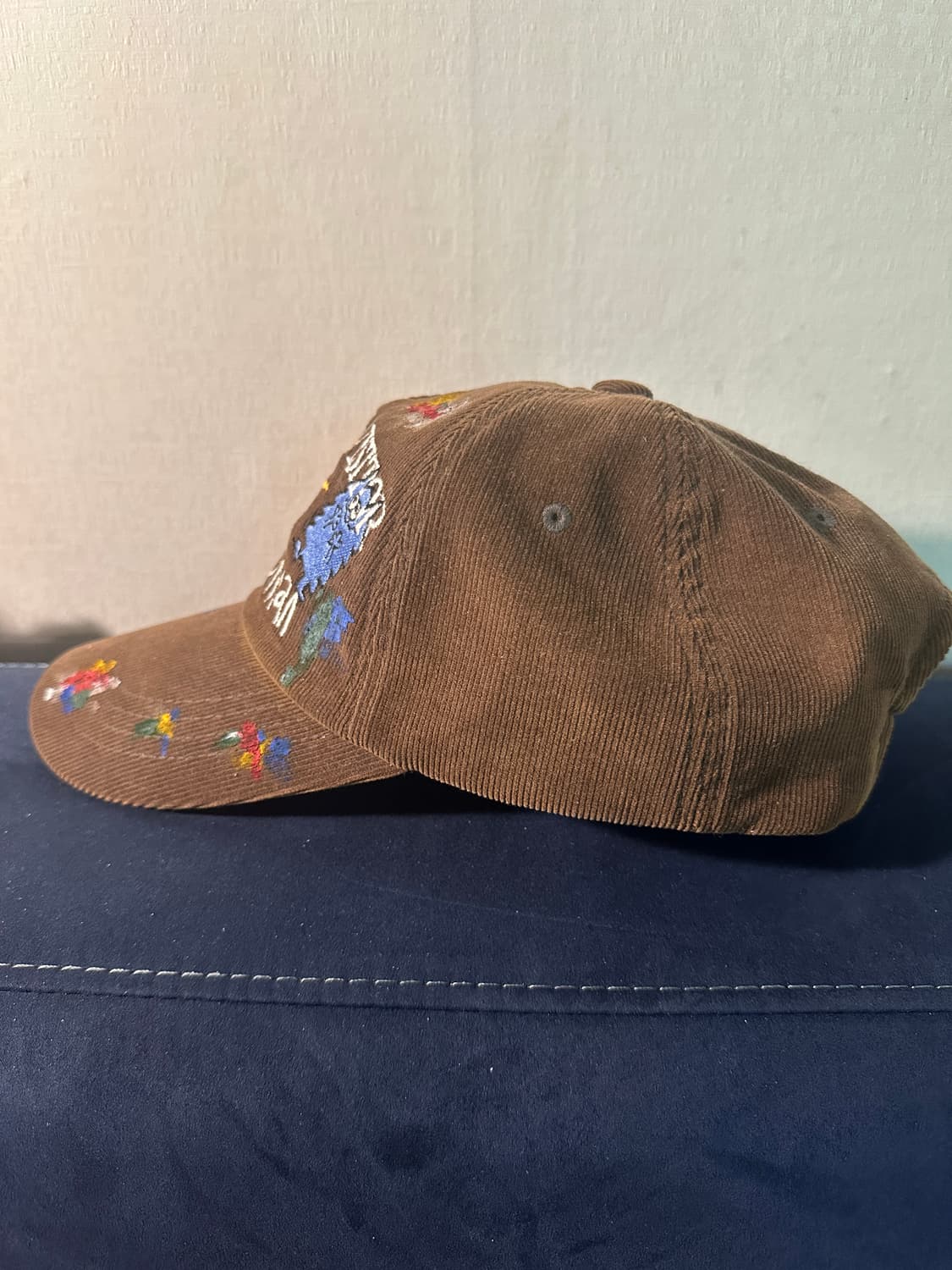 더뮤지엄비지터 X 존버거맨 콜라보 볼캡 브라운 상품이미지3