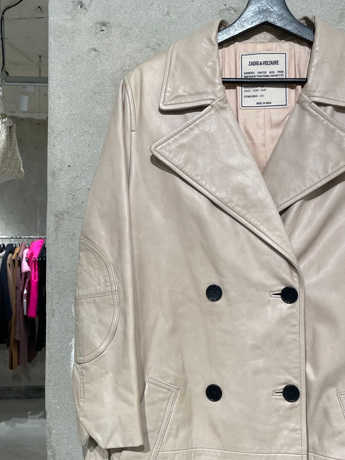 쟈딕 앤 볼테르 라이트 베이지 엘보패치 카우레더 코트 상품이미지2