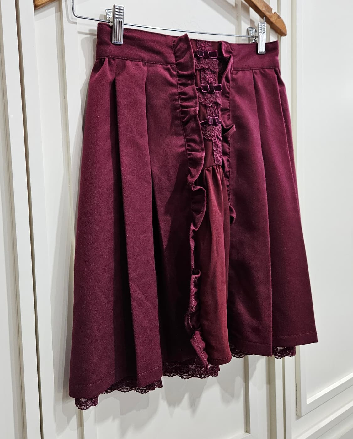 엑시즈팜 버건디 프릴 레이스 스커트 상품이미지2