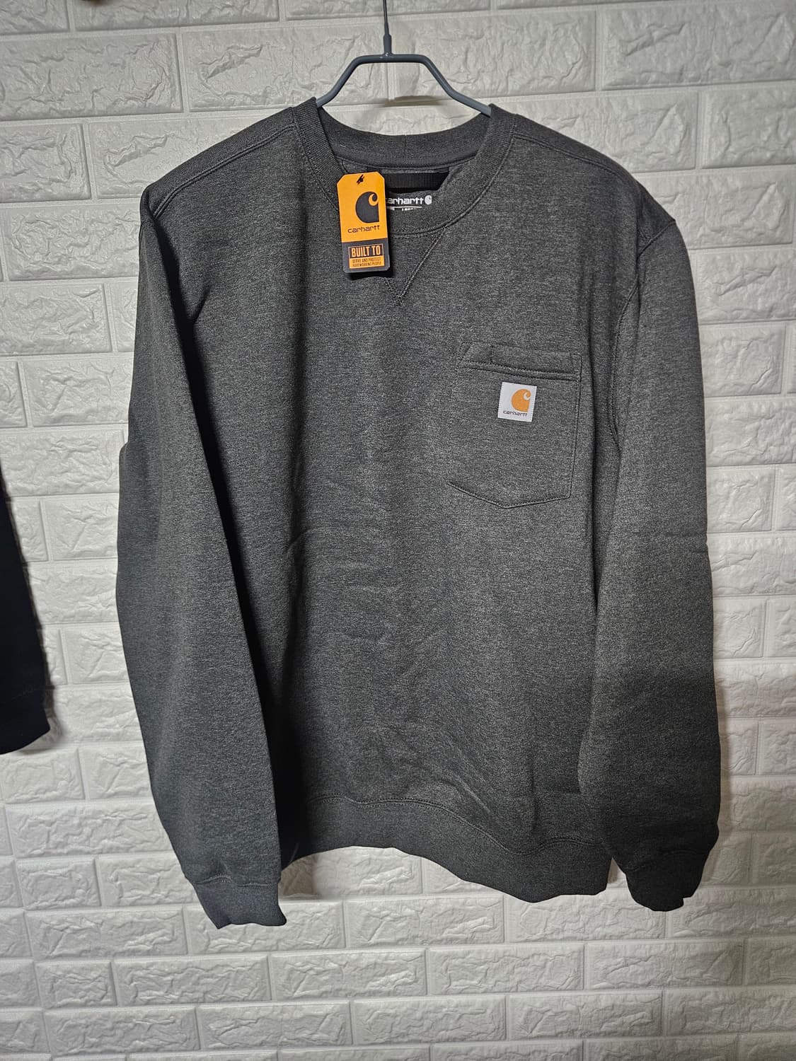 [L]칼하트 기모 포켓맨투맨 차콜 상품이미지3