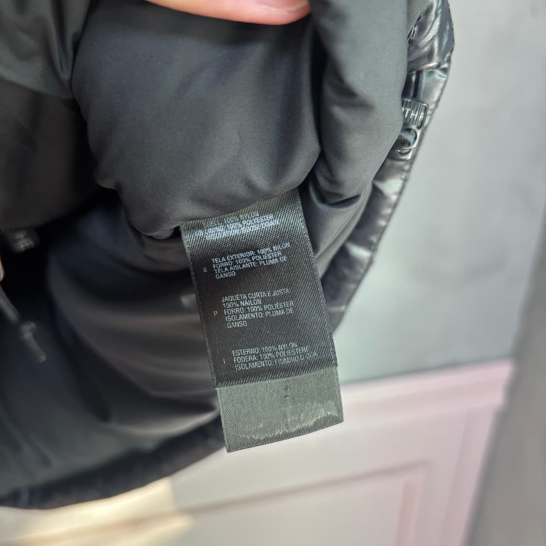 노스페이스 700 눕시 유광 구스다운 패딩 조끼 블랙 상품이미지3