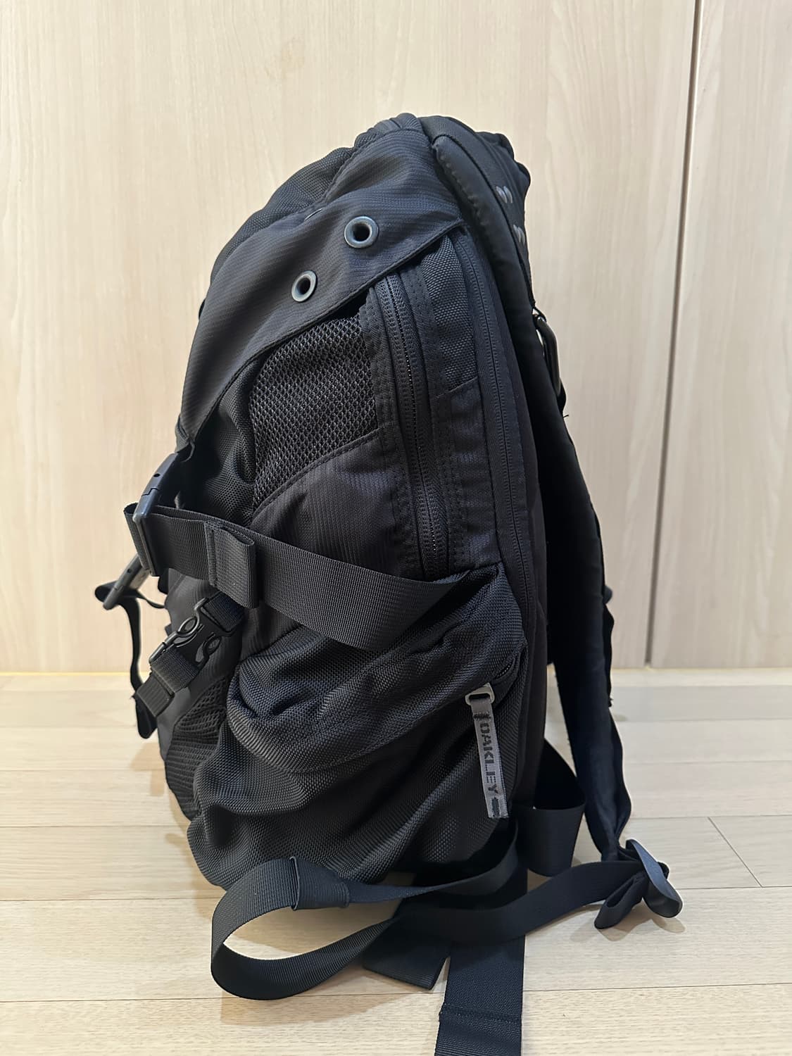 오클리 아이콘 3.0 테크니컬 백팩 블랙 상품이미지7