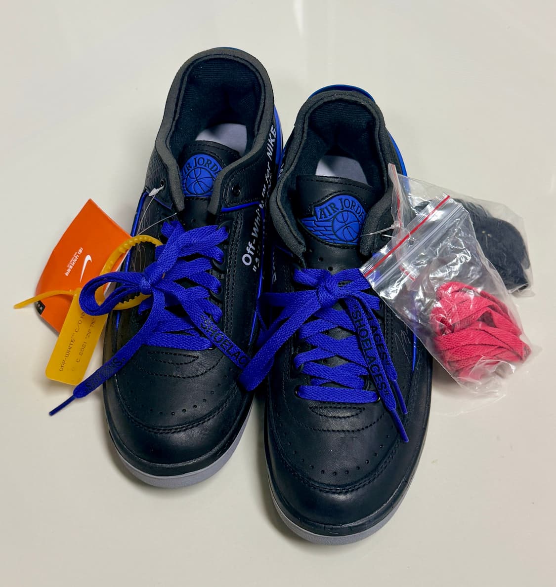 [나코탭 새상품/250] 나이키 x 오프화이트 조던 2 레트로 로우 블랙 상품이미지1