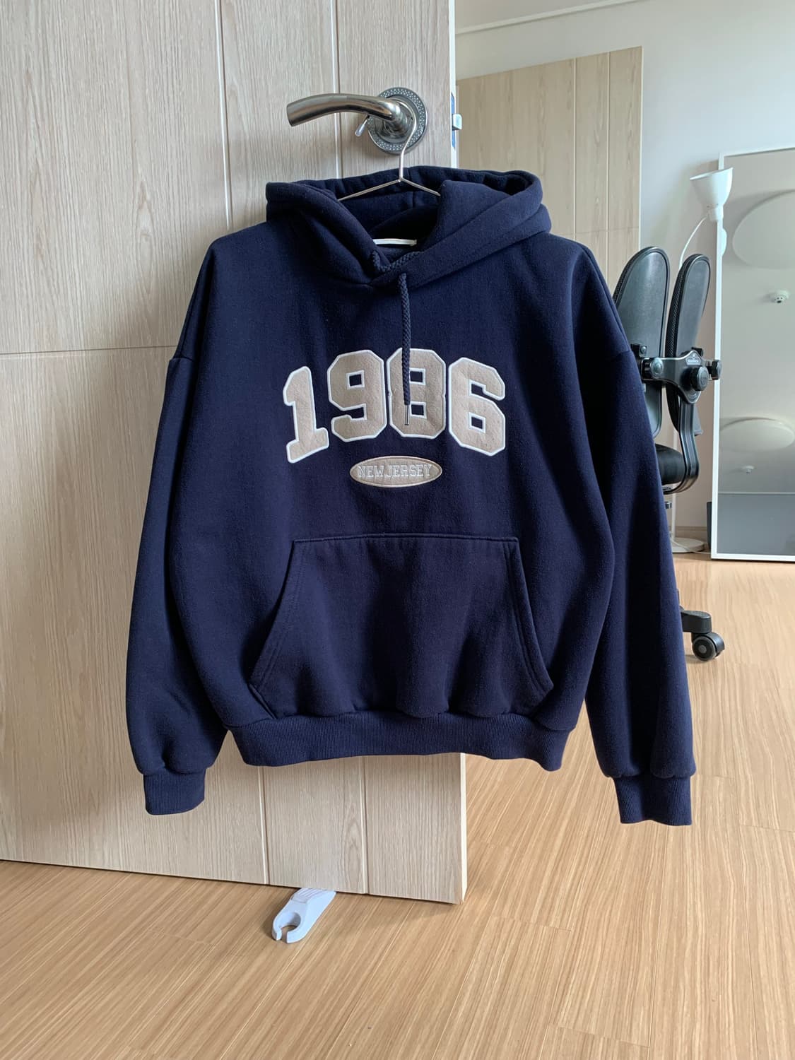 네이비 후드티 상품이미지1