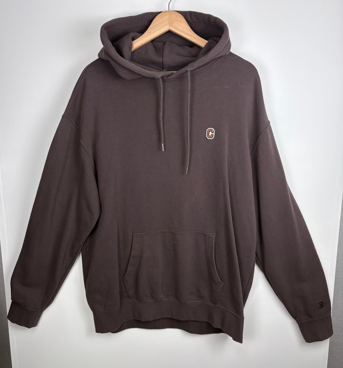 커버낫 C로고 와펜 후드티 상품이미지1
