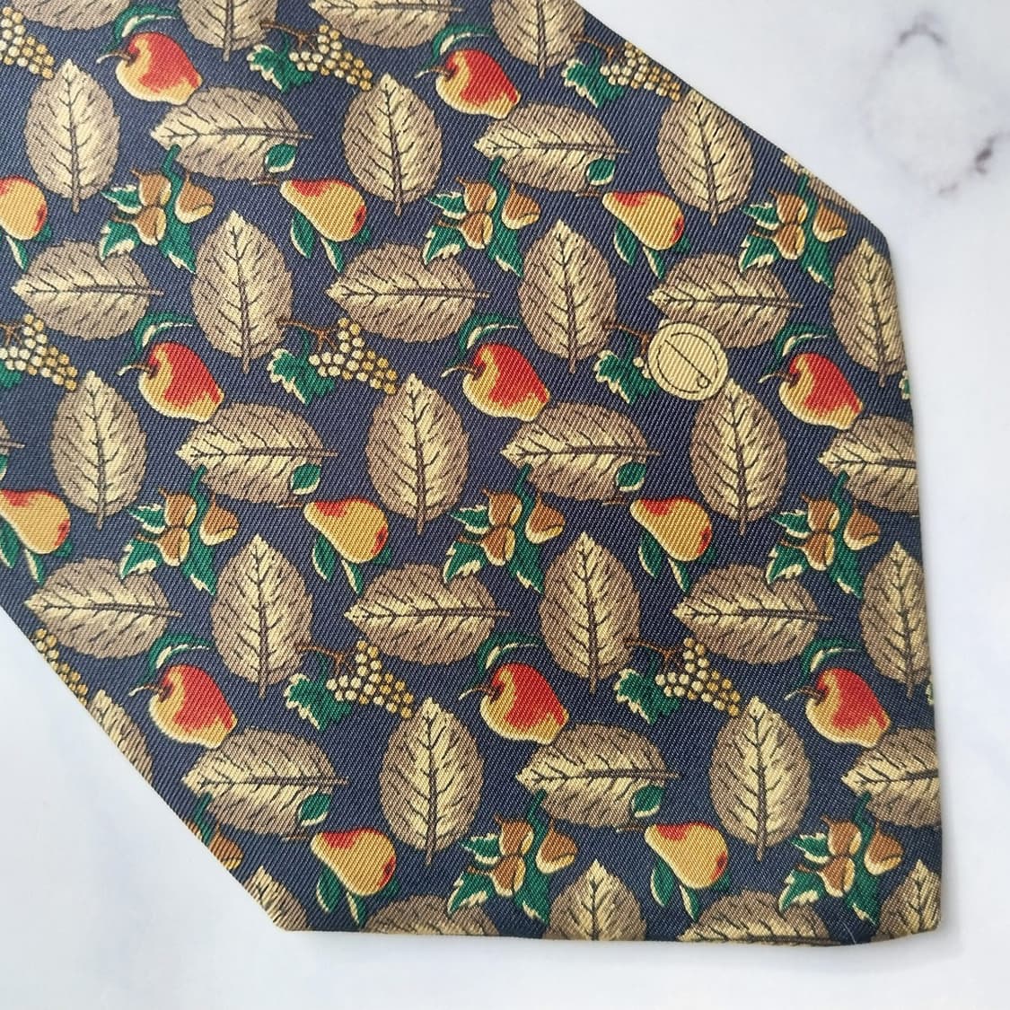 던힐 실크 다크네이비 과일 모티브 넥타이 9.9cm A+등급 K2195 상품이미지6