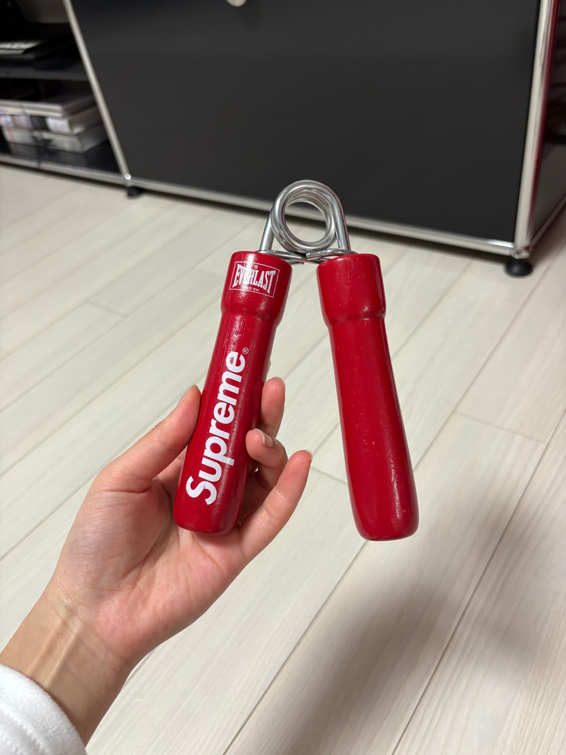 슈프림 14fw everlast 핸드그립 악력기 레드 상품이미지2