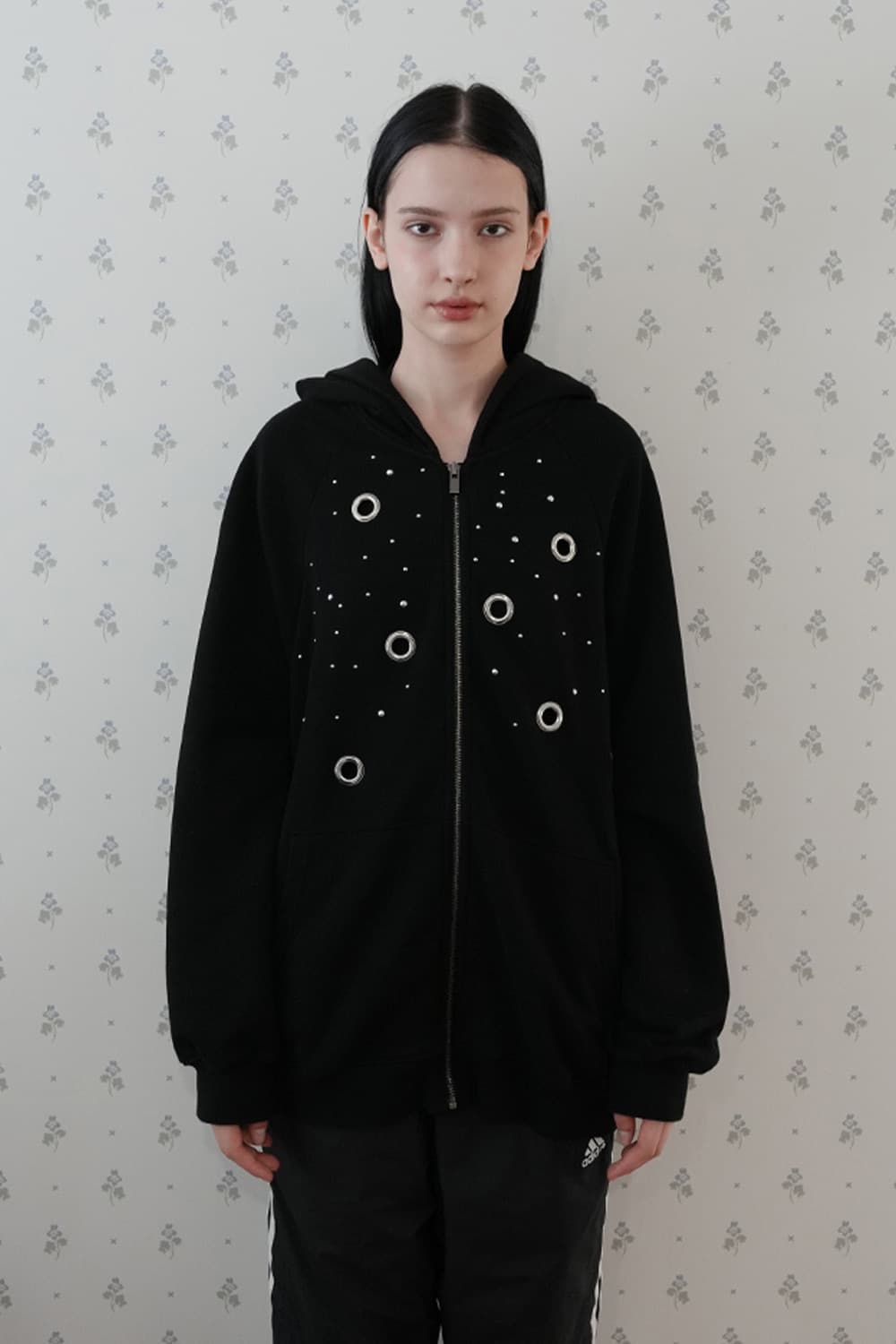 Stud Circle-ring Hoodie-Black    상품이미지1