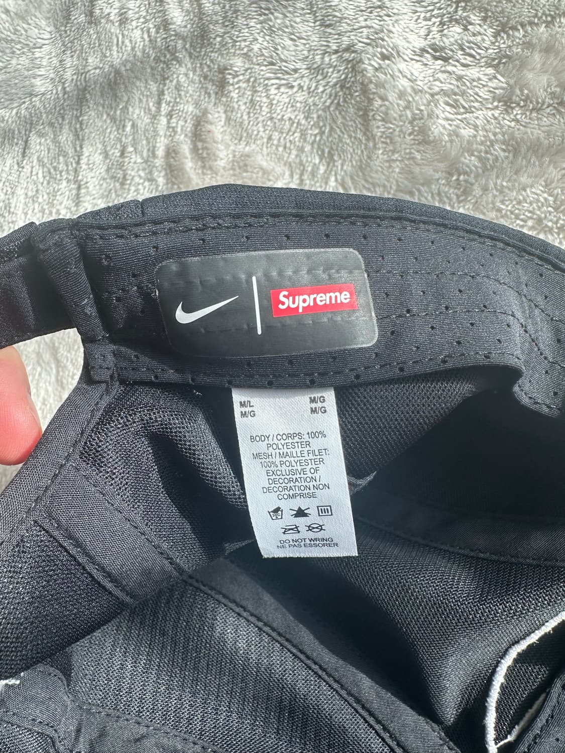 슈프림 나이키 러닝햇 블랙 25ss 상품이미지4