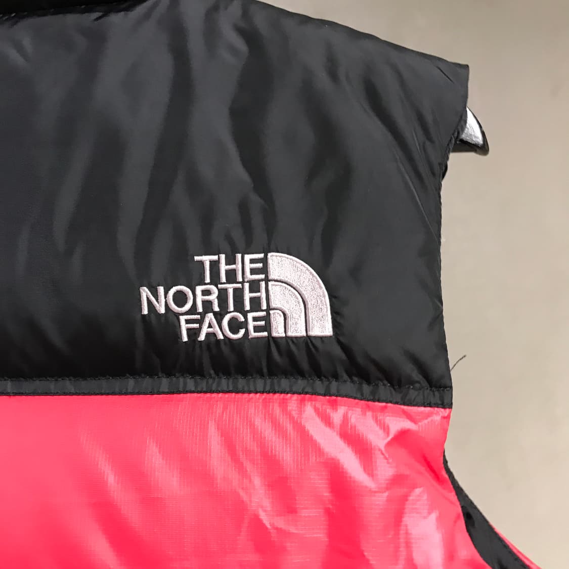 노스페이스 700 패딩 조끼 레드 85 상품이미지8