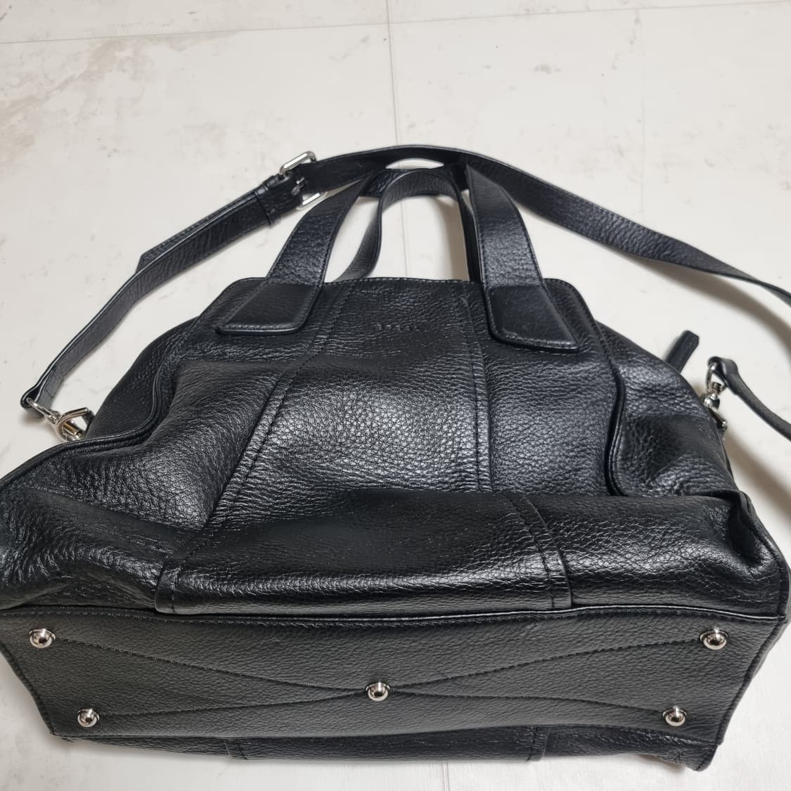 브레알 블랙 가죽 토트 크로스백 상품이미지3