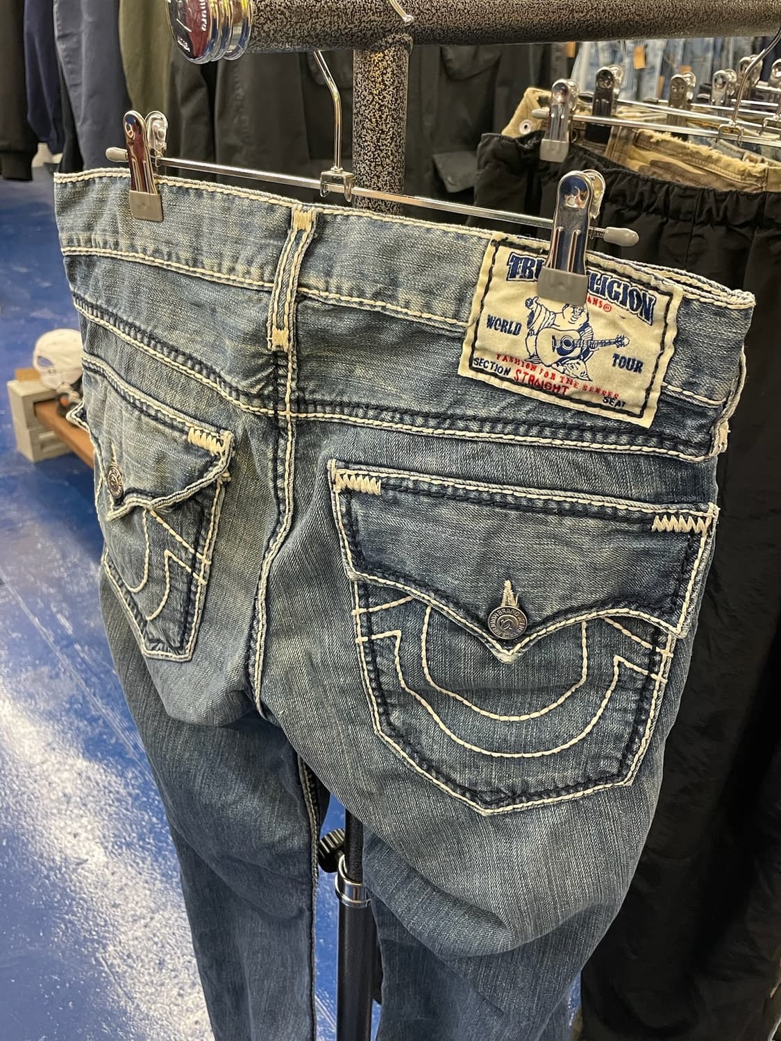 TR 트루릴리전 화이트 스티치 데님 팬츠 상품이미지5