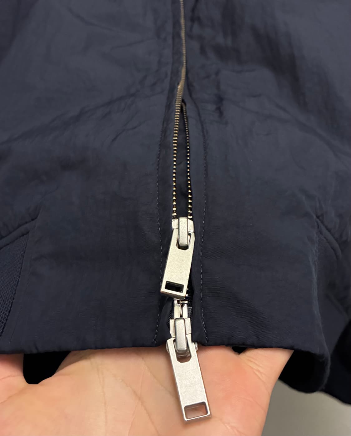 (L~XL)COS 코스 나일론 투웨이 테크니컬 봄버자켓 네이비 상품이미지7