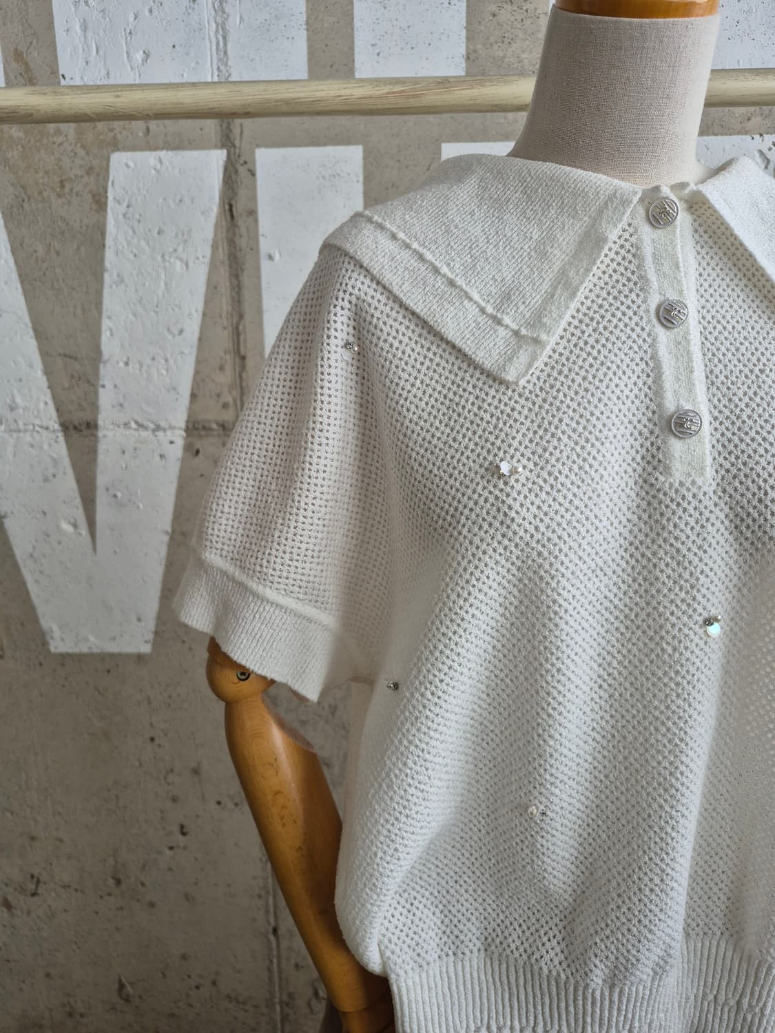 주크 (2024)와이드카라 진주꽃 반팔니트 상품이미지3