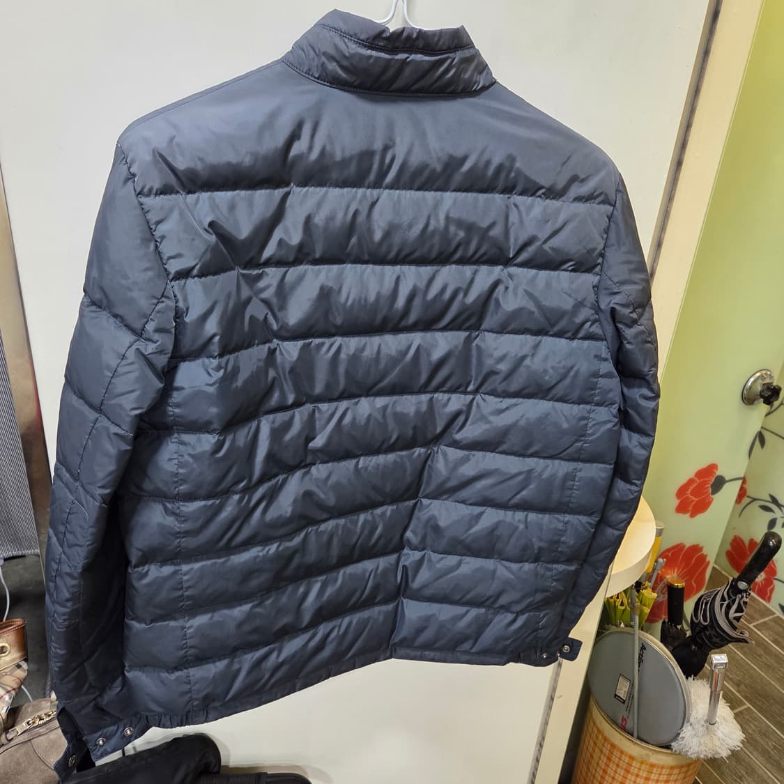 프라다 트라이앵글 경량 구스 패딩 상품이미지5