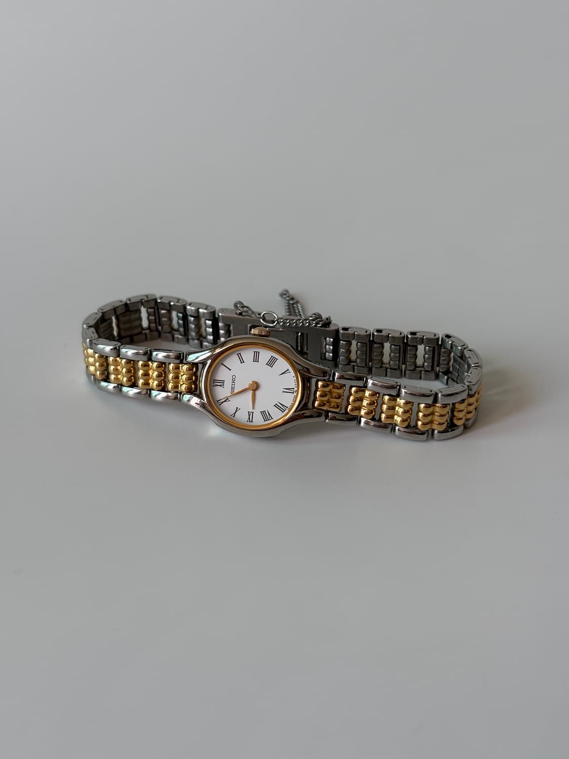 1980s Roman Oval Bracelet Ladies Quartz 상품이미지1
