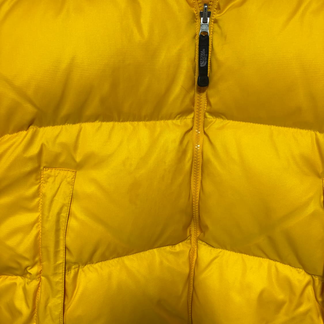 노스페이스 700 눕시 구스다운 패딩 노랑 상품이미지4