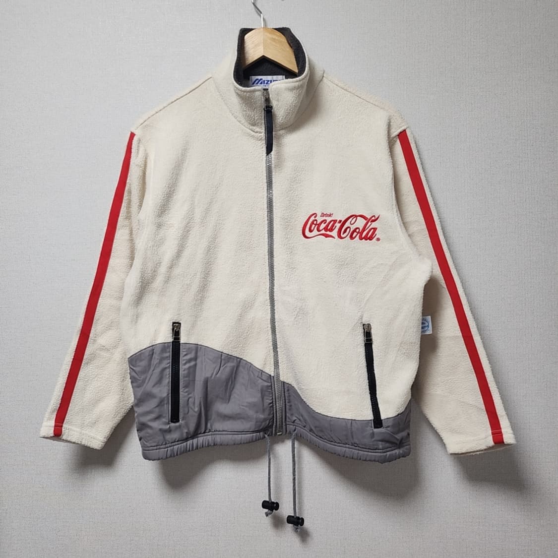 [Free] 미즈노 X 코카콜라 후리스 플리스 자켓 상품이미지1