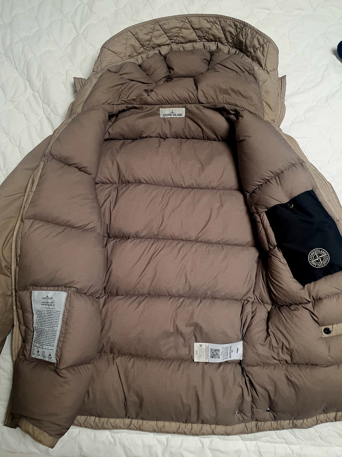 스톤아일랜드 20FW 나슬란 후드패딩/다크베이지/L 상품이미지3