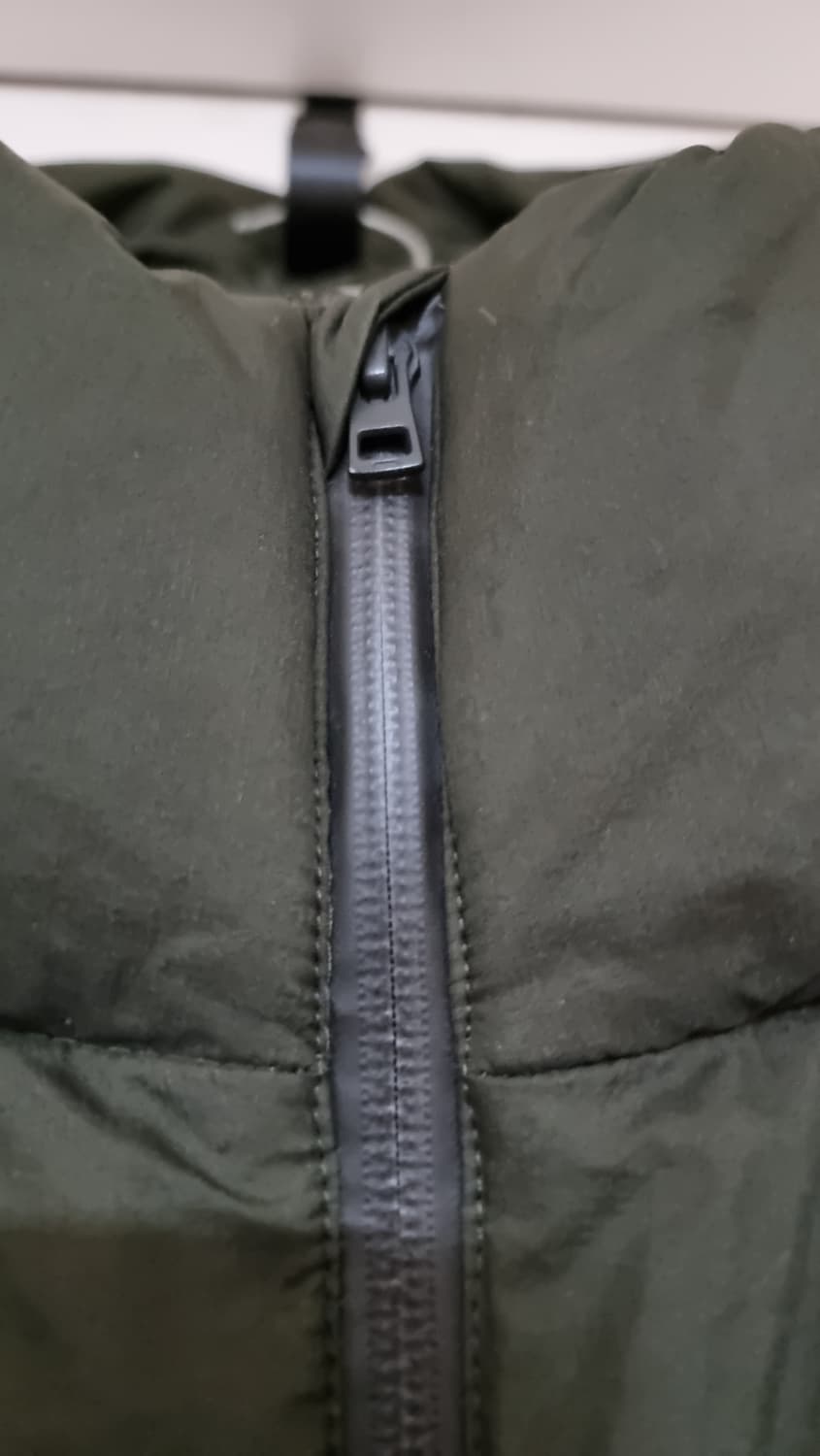 유니클로 심리스 다운 패딩 L 상품이미지5