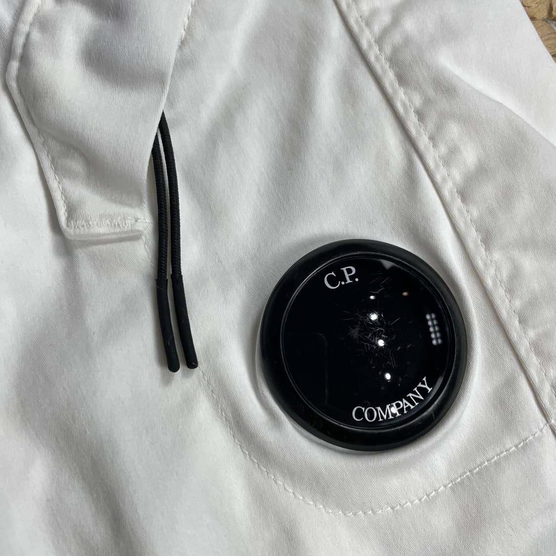 C.P company 씨피컴퍼니 렌즈 반바지 상품이미지2