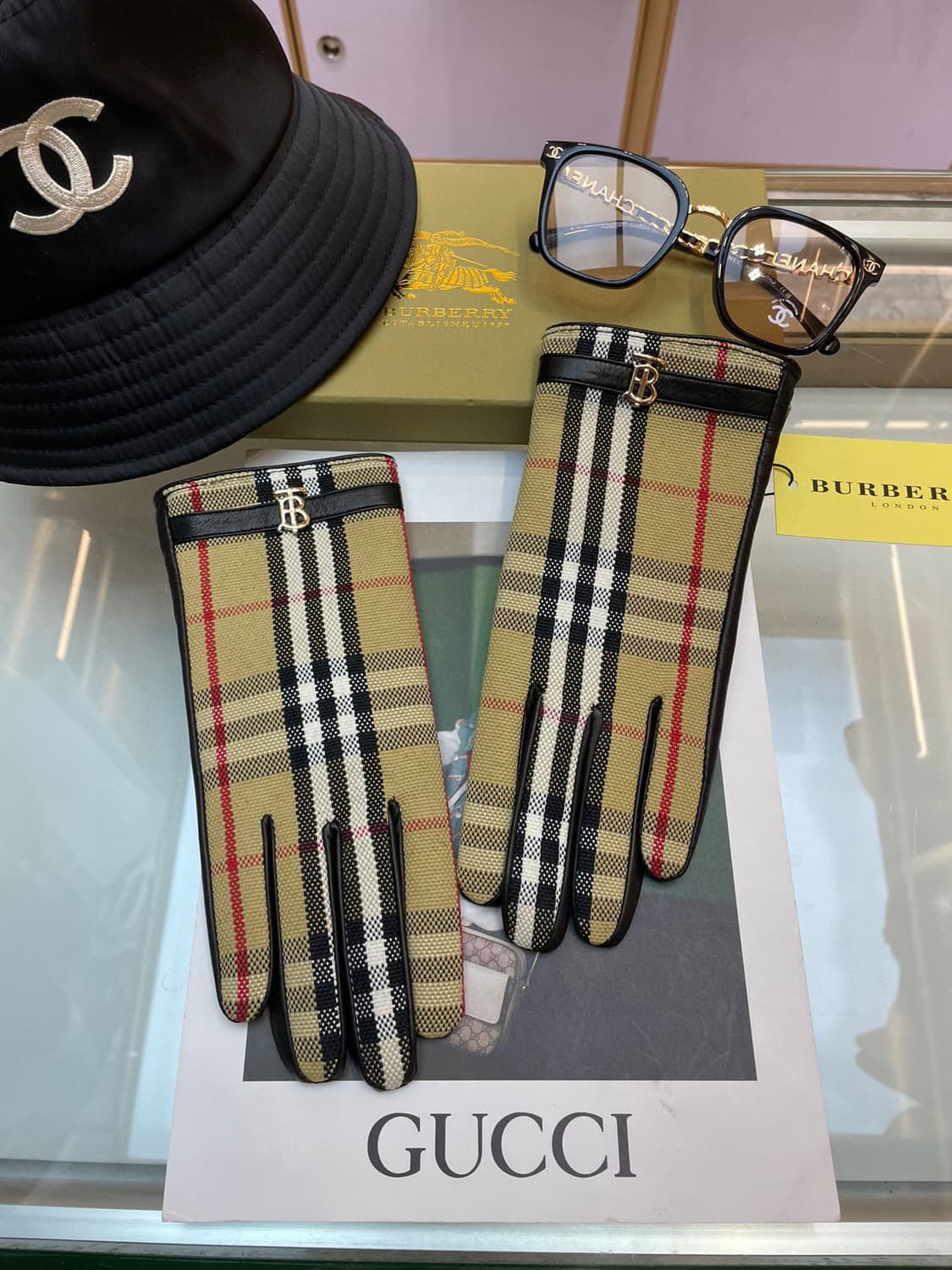 버버리 장갑 가을 겨울 보온 클래식 심플
 상품이미지1