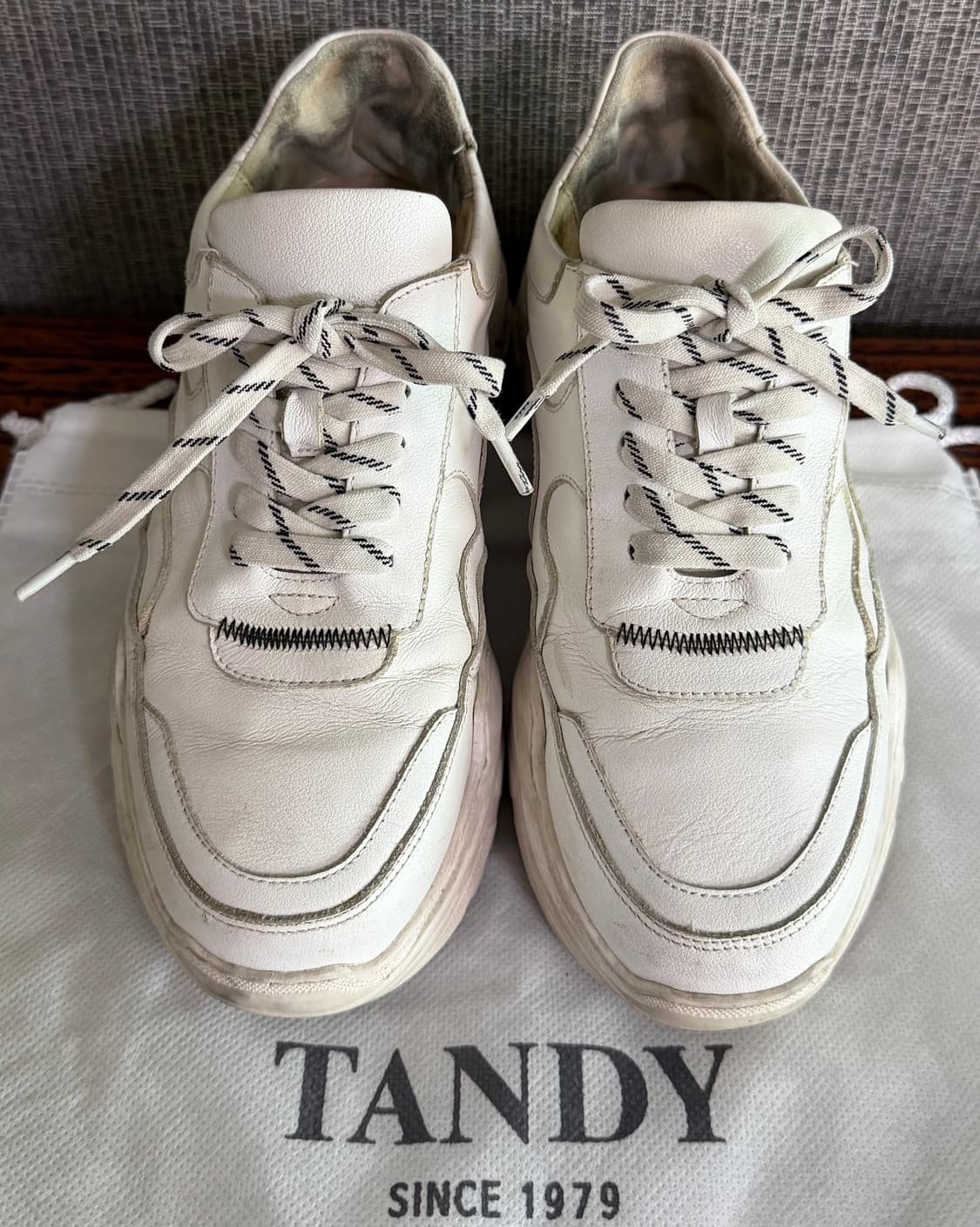 탠디 TANDY 화이트 가죽 어글리 스니커즈 청키 플랫폼 운동화 키높이 상품이미지1
