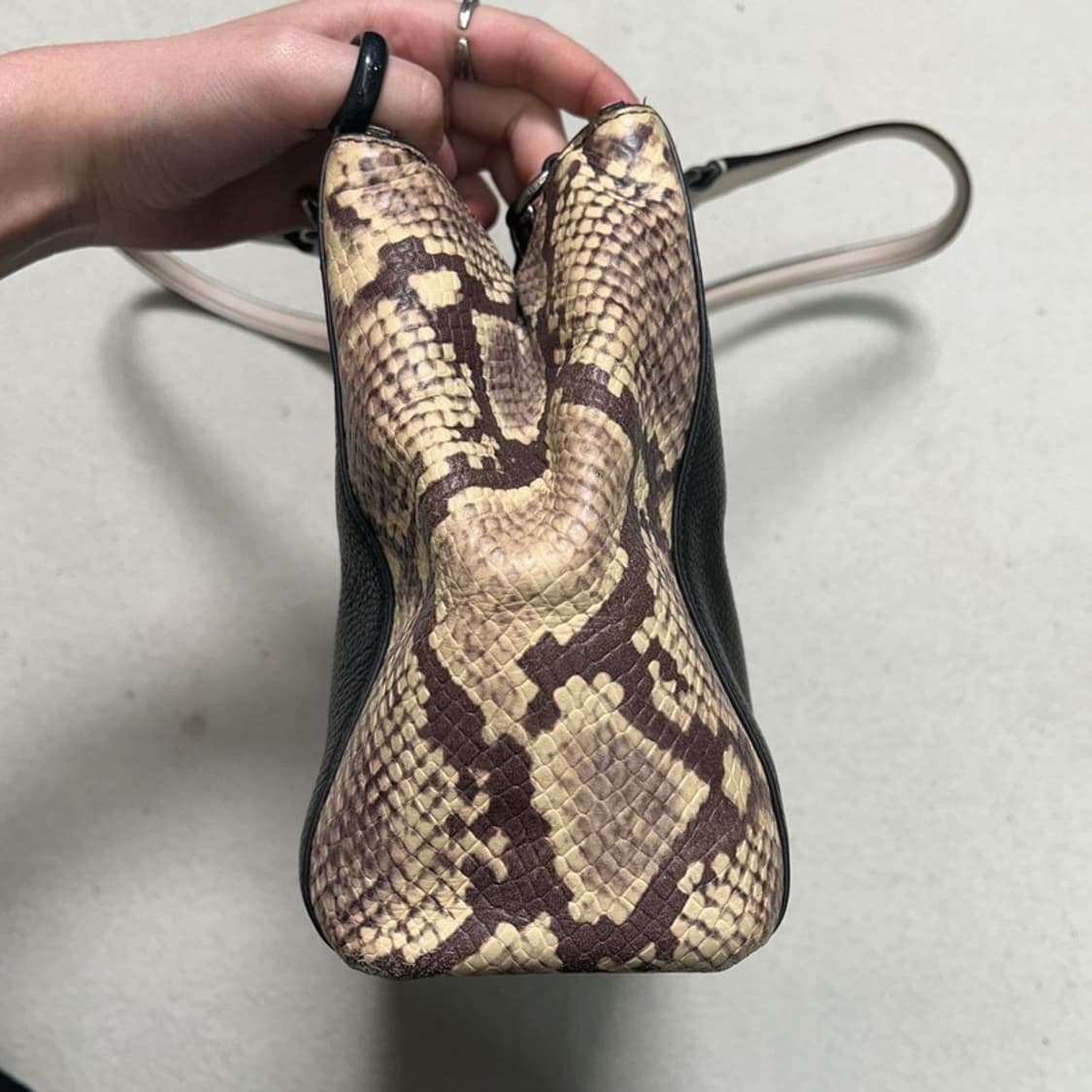 코치 스몰 크리스티 캐리올 숄더백 상품이미지2