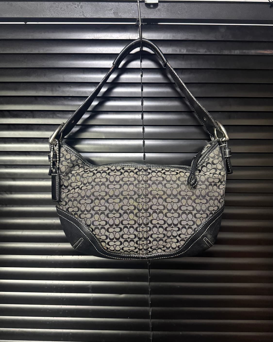 코치 버클 시그니처 로고 미니백 숄더백 토드백 가죽 명품 블랙 핸드백 상품이미지4