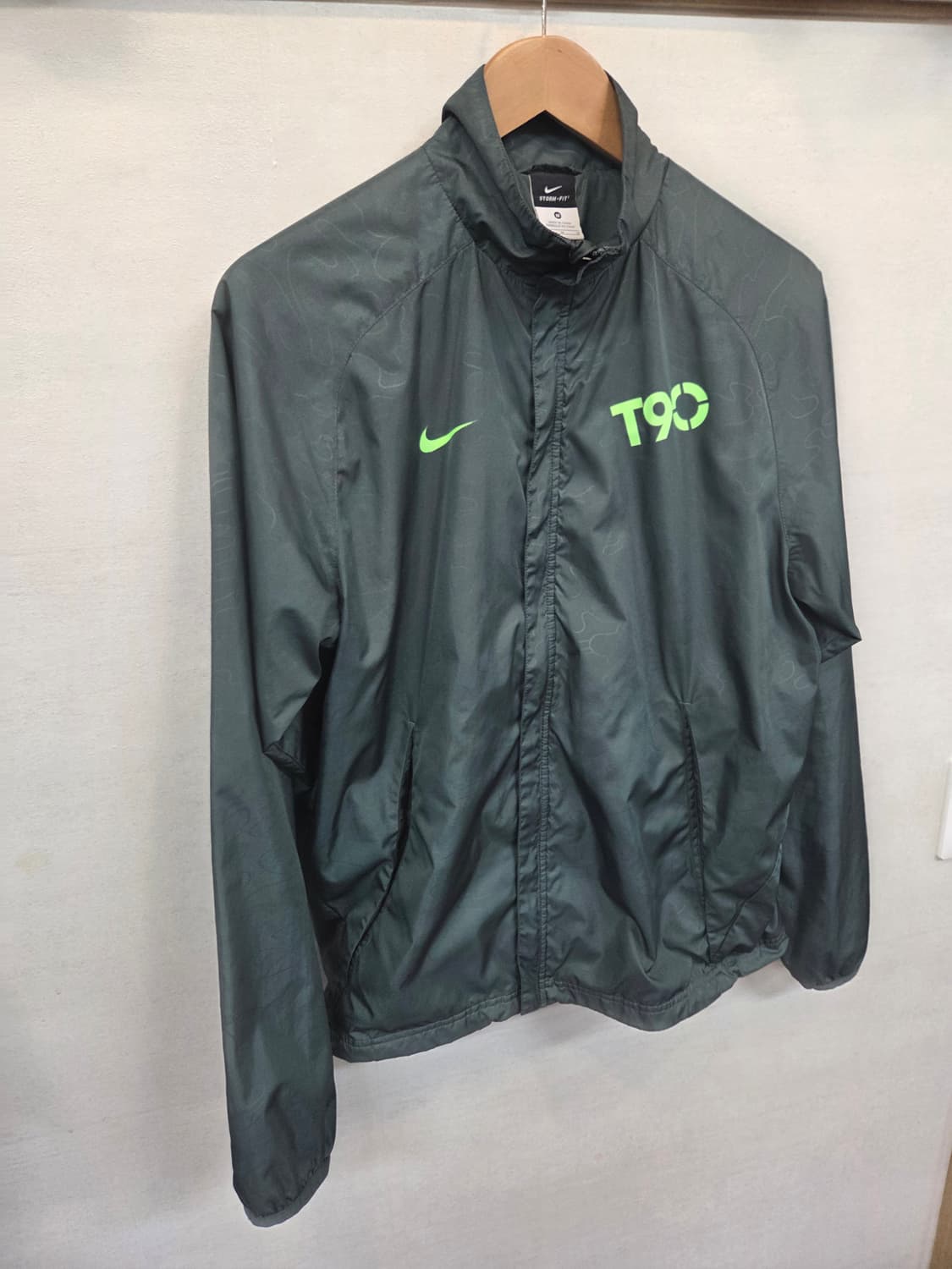나이키 올드스쿨 t90 카모패턴 카키 바람막이 집업자켓 m 상품이미지5
