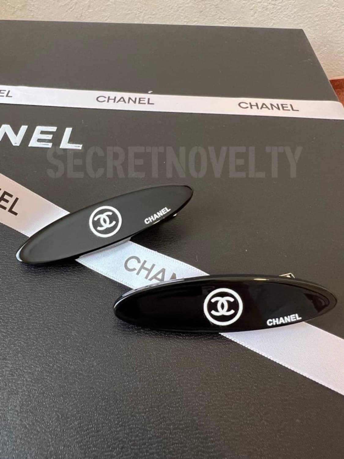 샤넬 블랙 심플 헤어클립 <1ps> 상품이미지1