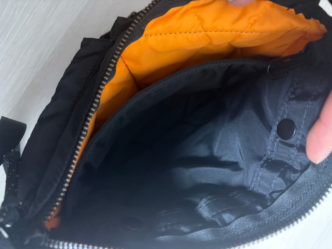 포터 포스 숄더백 블랙 상품이미지4