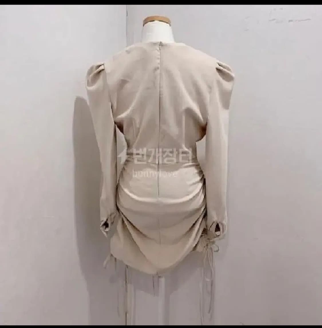 라이크살롱어깨퍼프셔링원피스슬림핏스트링하객룩벨벳울연말룩하이웨스트달천핀터깔 상품이미지2