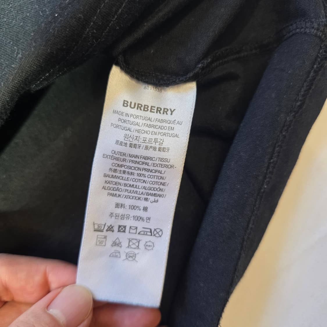 [L]버버리 Berberry 로고 블랙 반팔 상품이미지4