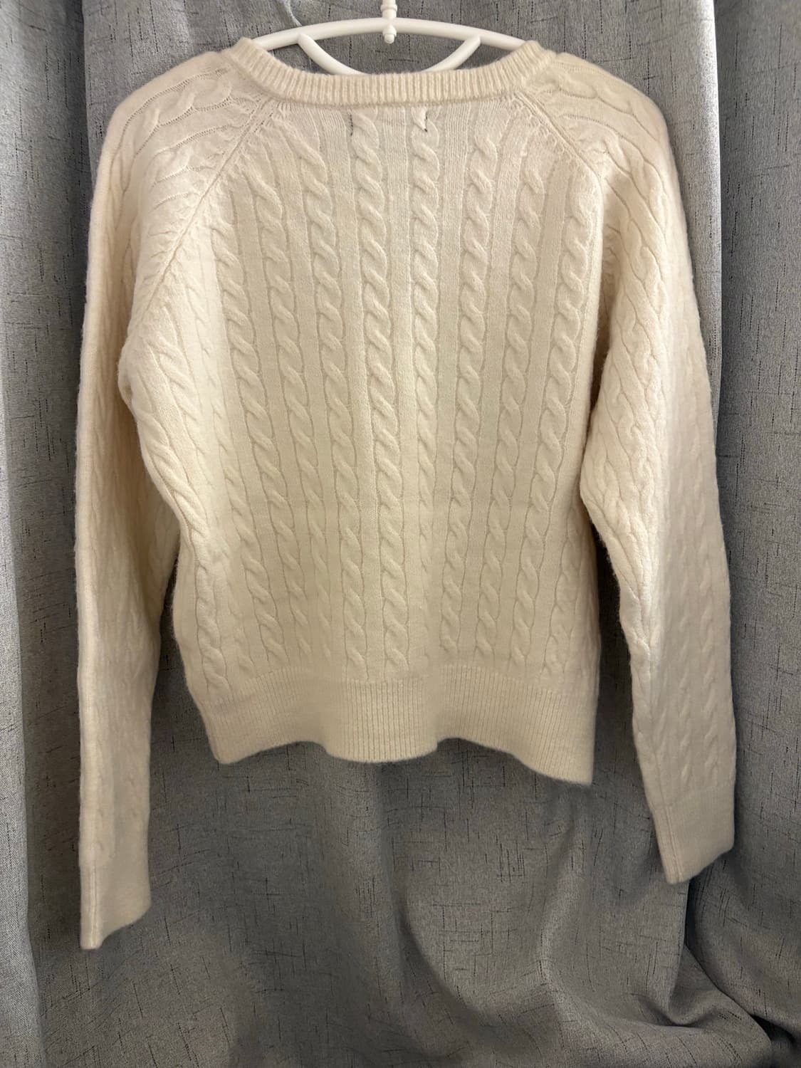 버버리힐즈 폴로클럽 브이넥 케이블 나그랑 니트 상품이미지2