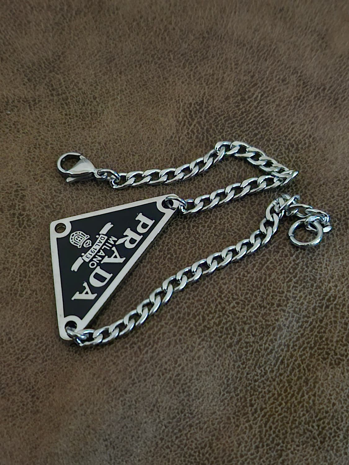 462 프라다 정품 빈티지 업사이클링 남자 팔찌 남여공용 상품이미지1