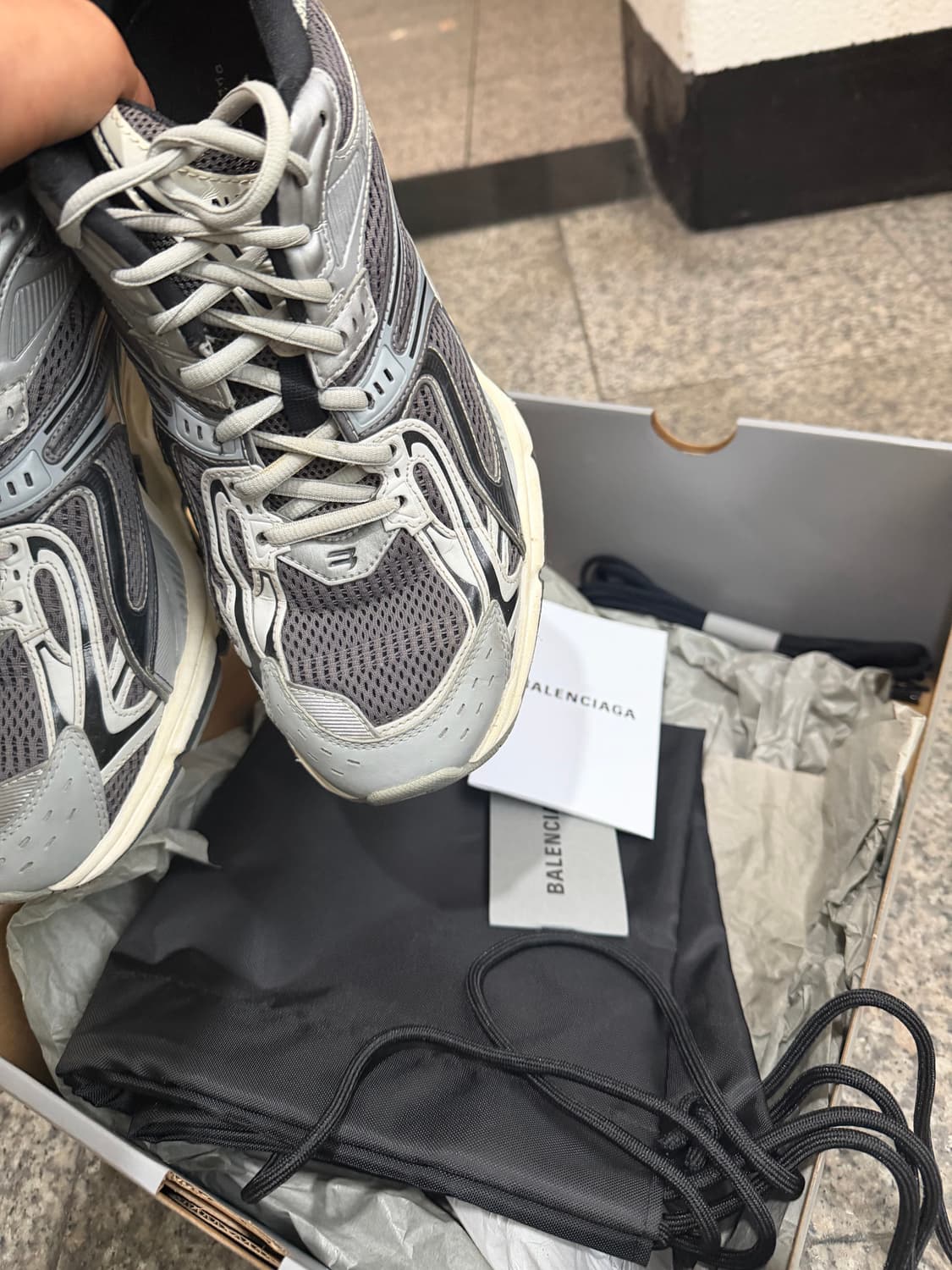 발렌시아가 엑스팬더 그레이 42 상품이미지3