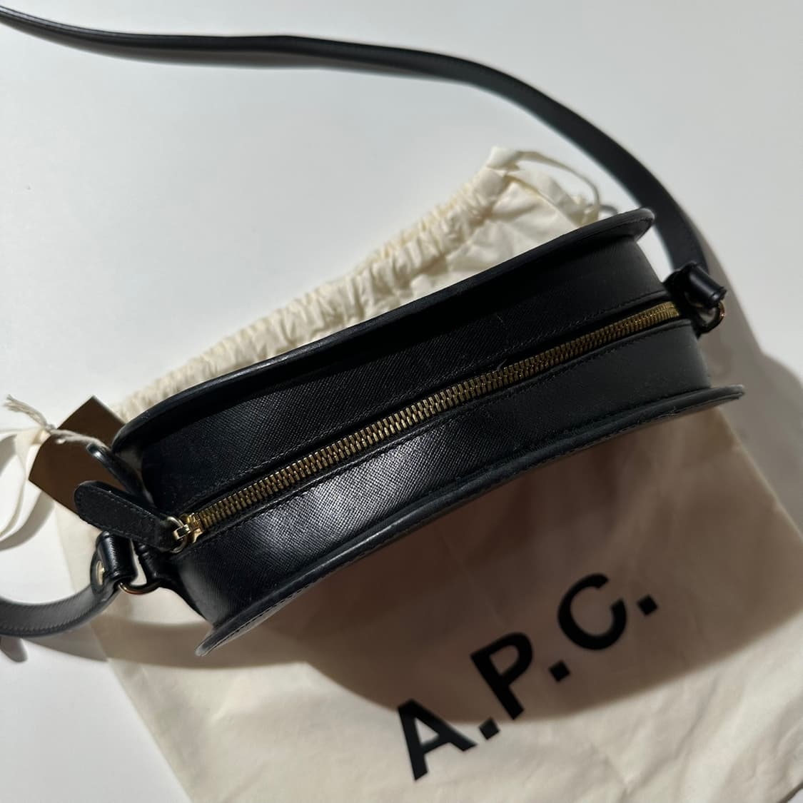 (새상품) APC 아페쎄 하프문 데미룬 사피아노 숄더백 블랙 상품이미지7