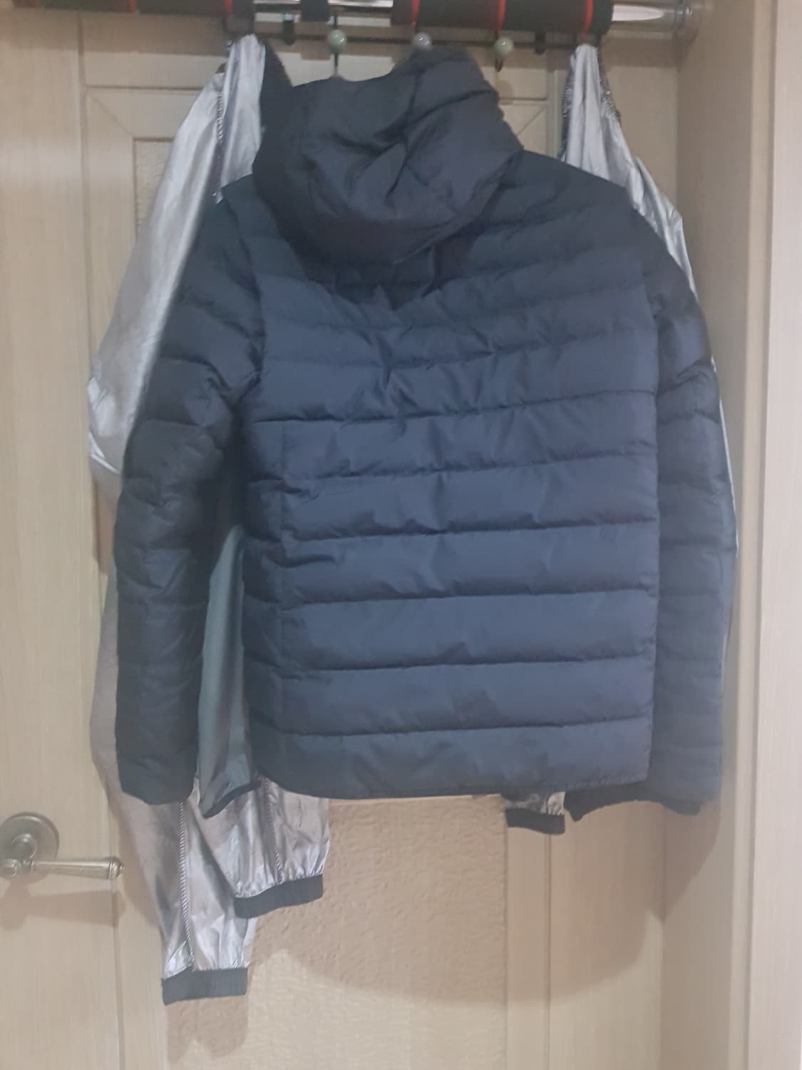 나이키 경량패딩 블랙s 상품이미지2