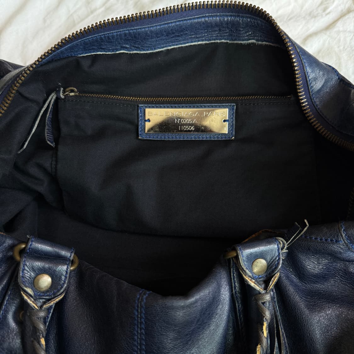 발렌시아가 시티 모터백 위켄더 상품이미지5