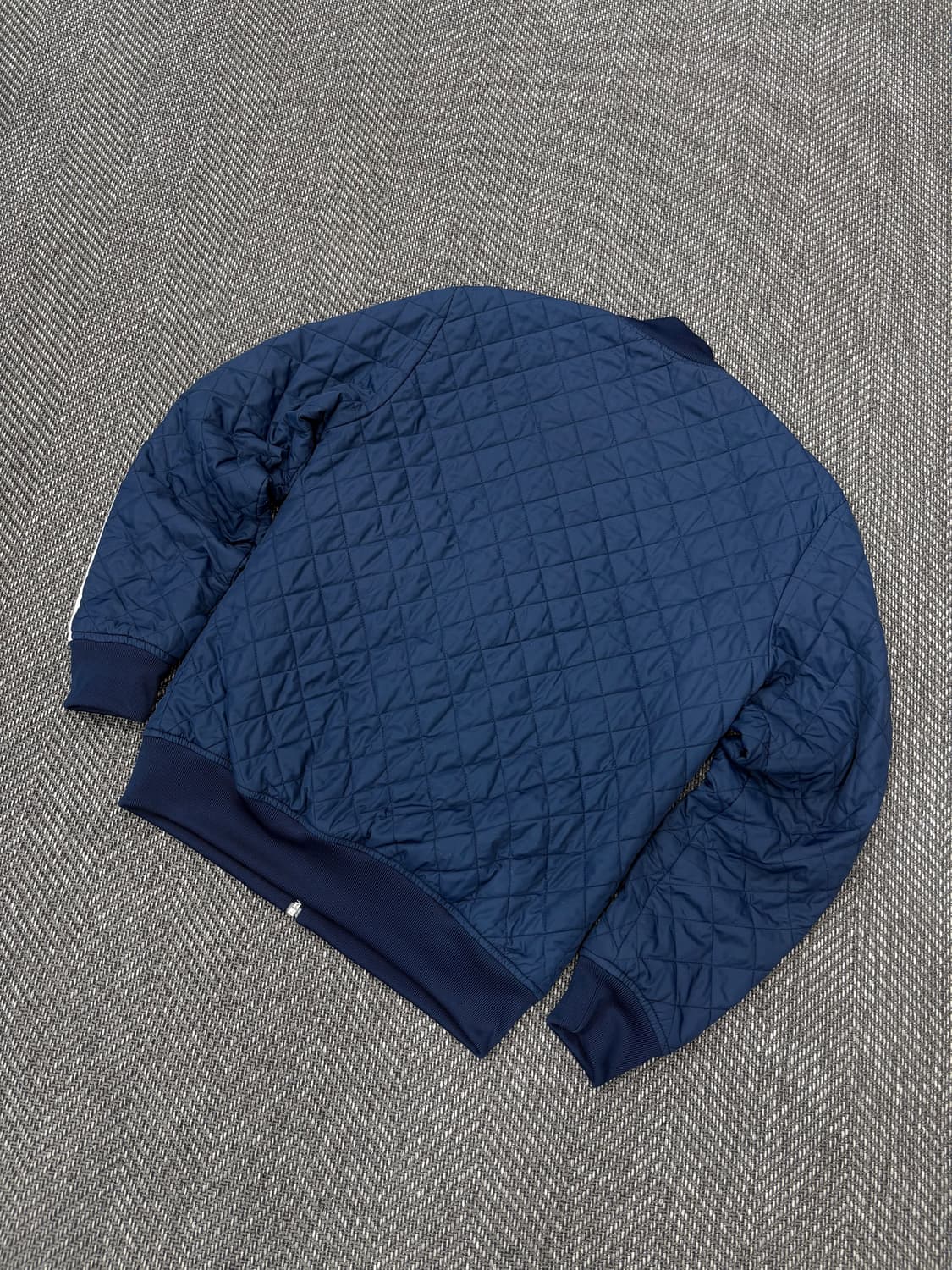 아디다스 경량패딩 네이비 상품이미지7