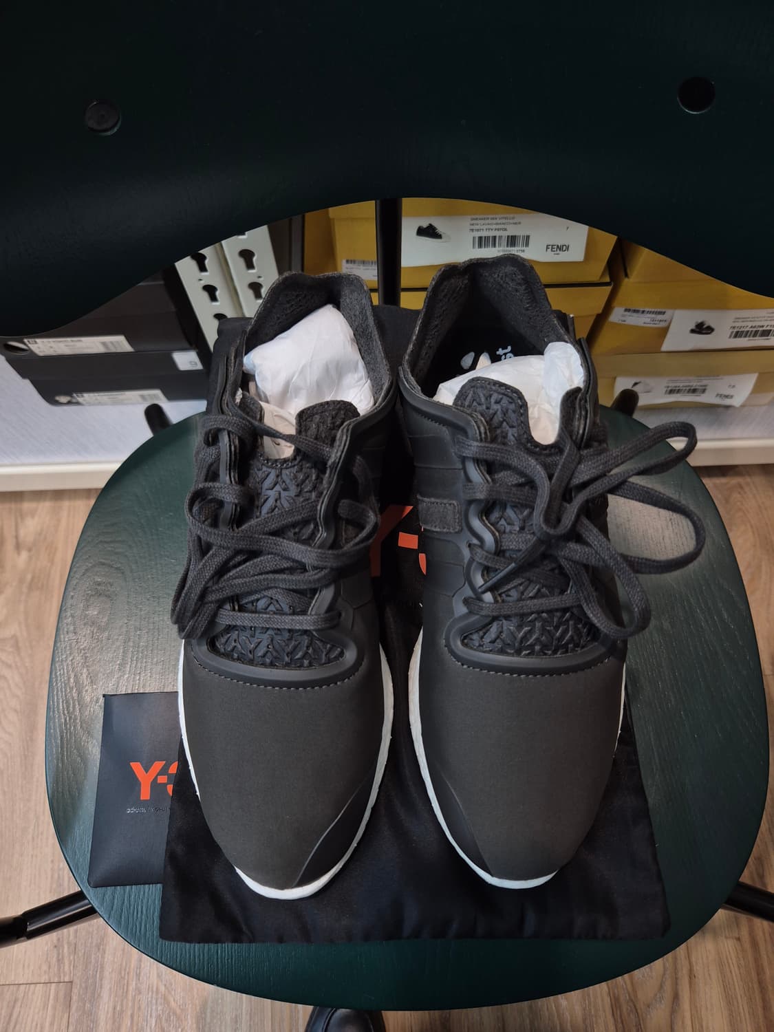 Y-3 요지런 블랙 스니커즈 상품이미지1