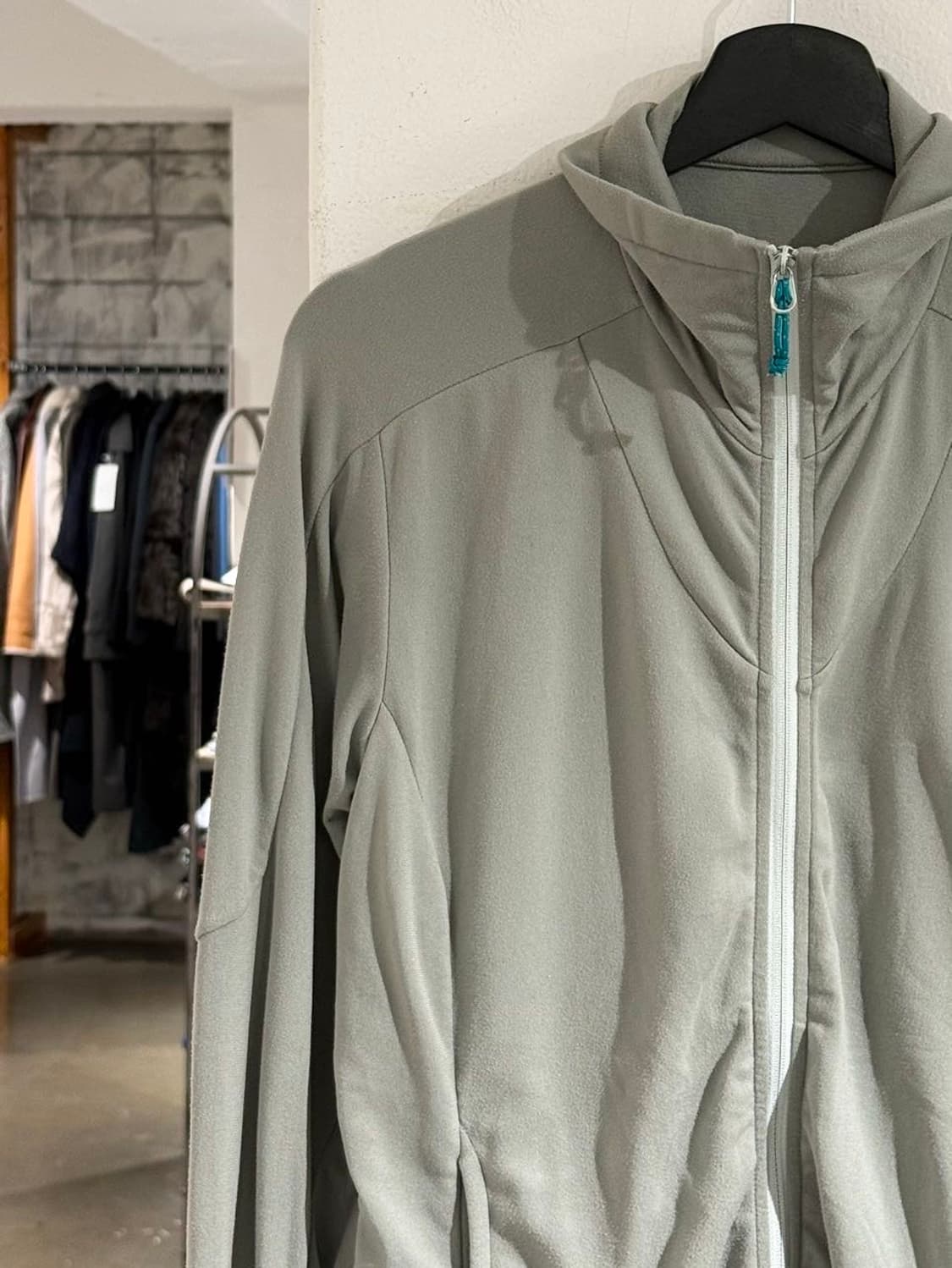 아크테릭스 라이트 카키 솔리타 자켓  상품이미지3