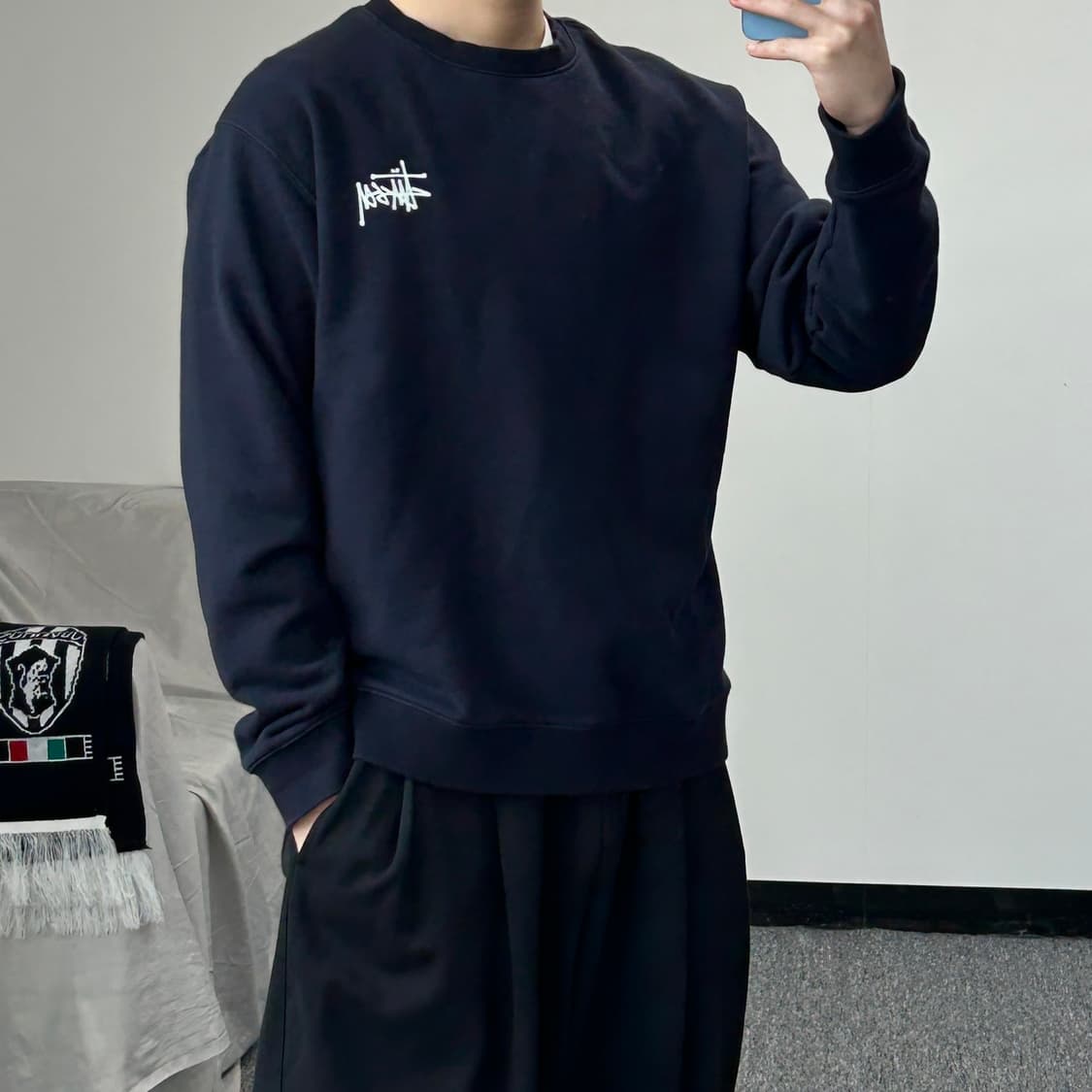 스투시 베이직 로고 네이비 맨투맨 상품이미지3