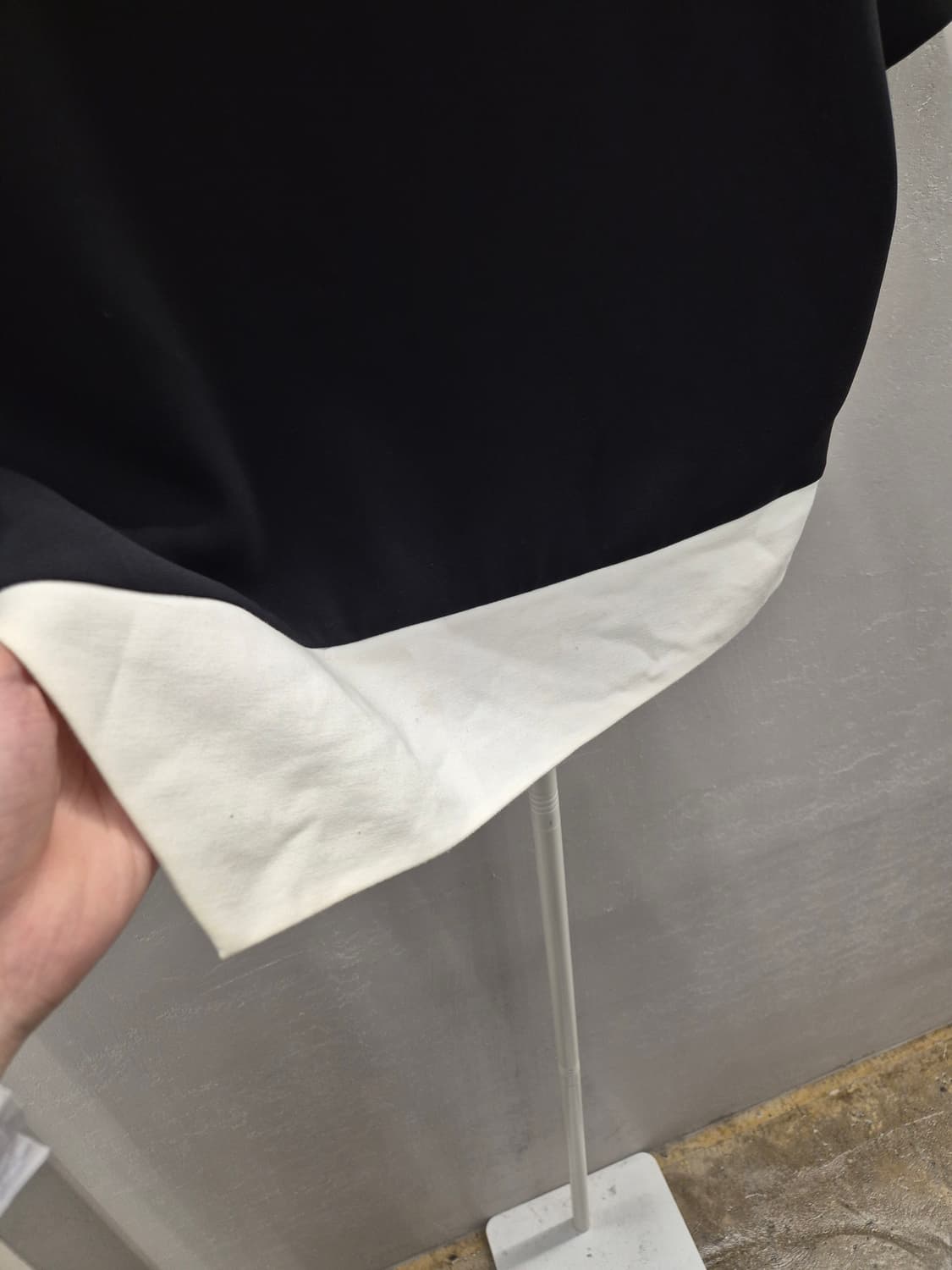 마쥬 블랙 화이트 배색 블라우스 38 상품이미지8