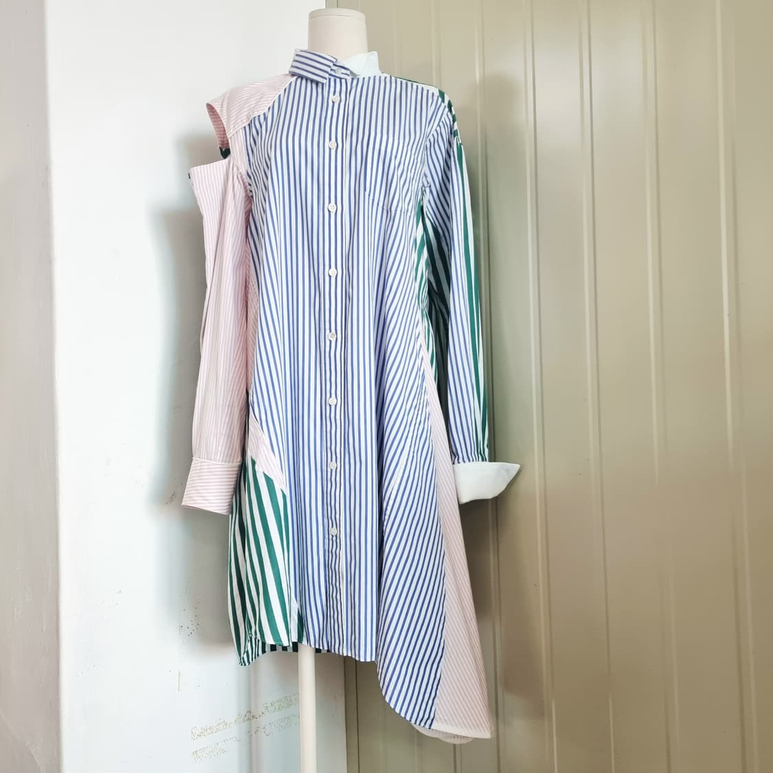 사카이 sacai 숄더트임 언발란스 셔츠원피스 (55-66/2) 상태최상 상품이미지1