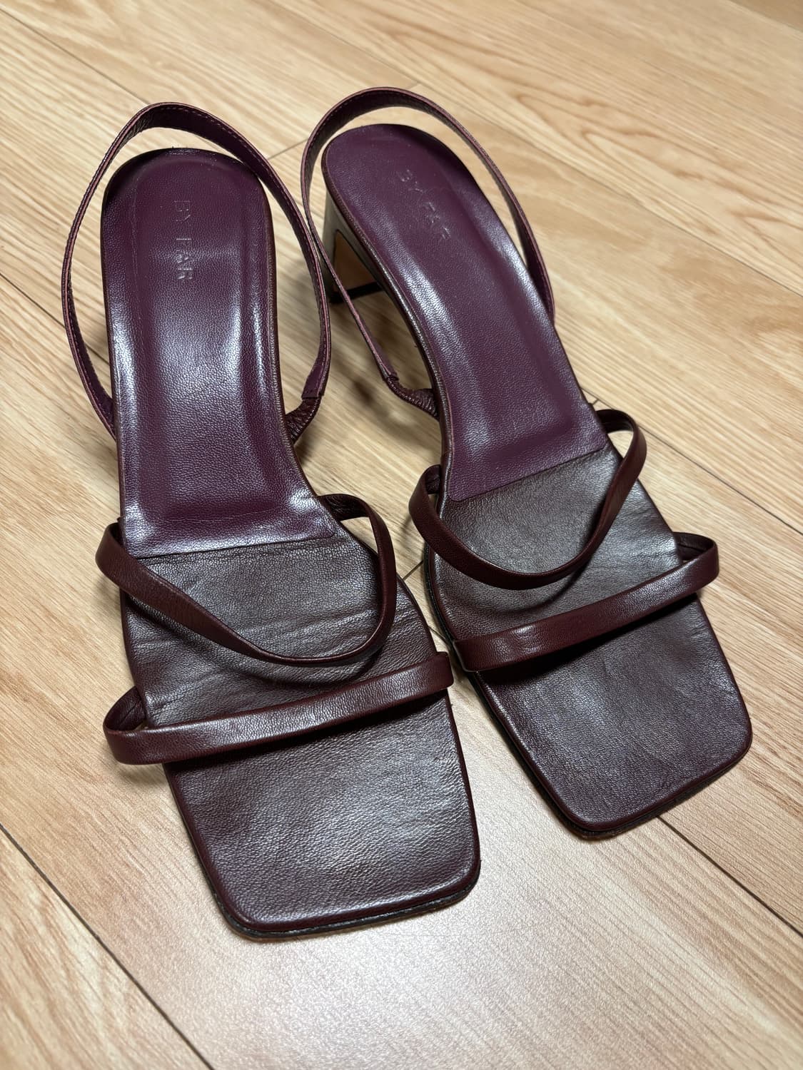 [37] 바이파 레나타 가죽 슬링백 샌들 멀롯 상품이미지1