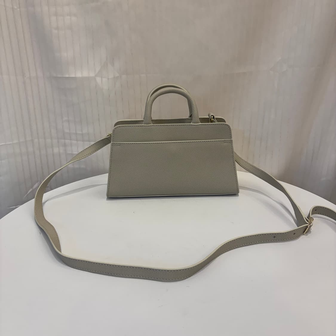 정품 아이그너 플라워 투웨이 크로스백     상품이미지5