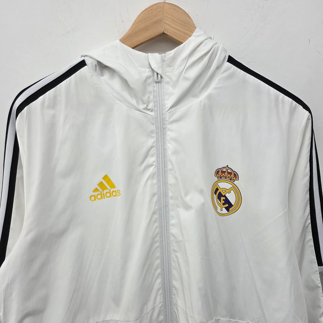 아디다스 레알마드리드 바람막이 화이트 남M 상품이미지3